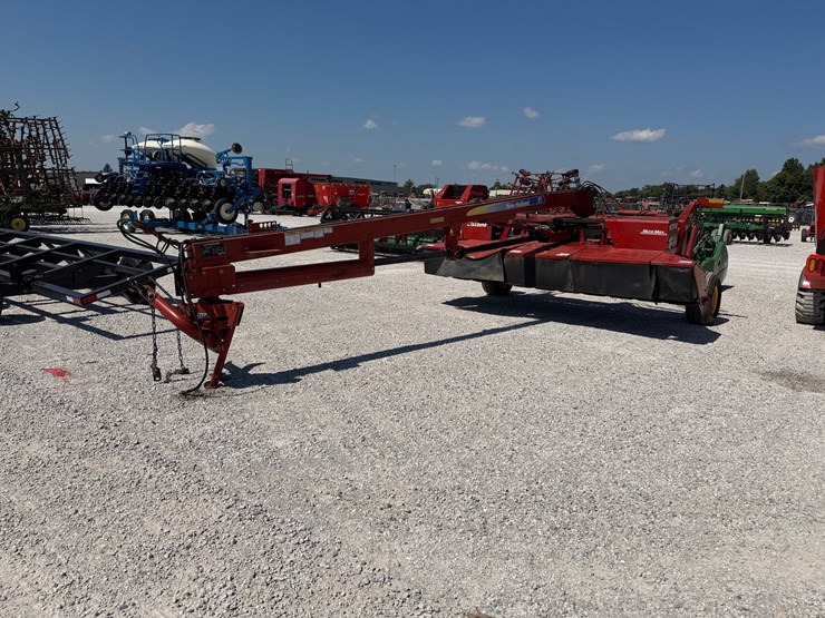 2009-new-holland-h7550-image-1