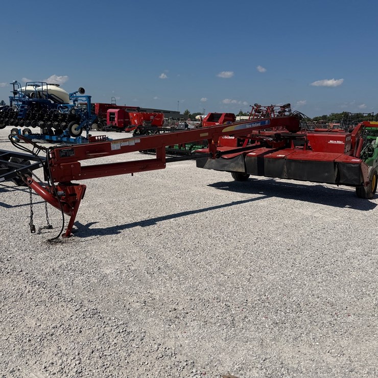 2009 NEW HOLLAND H7550