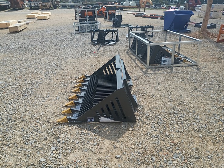 #l76-054-•-landhonor-72"-rock-bucket-skid-steer-attachment-image-3