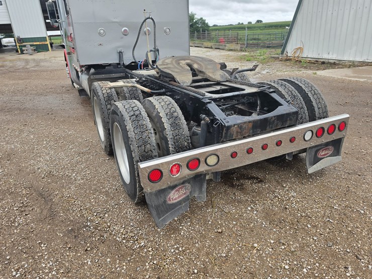 2006-peterbilt-379-image-36