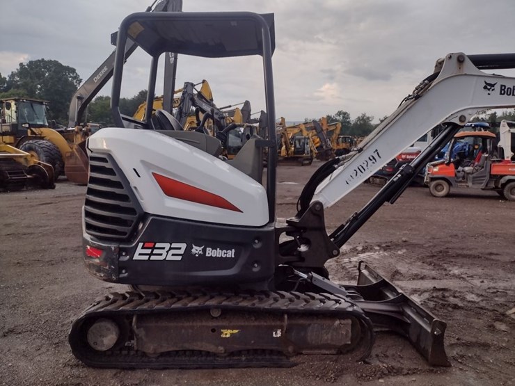 bobcat-e32-image-26