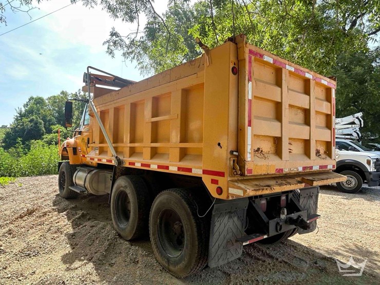 2011-international-workstar-7500-image-3