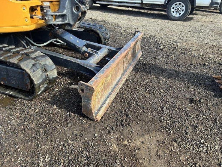 2023-deere-35g-image-15