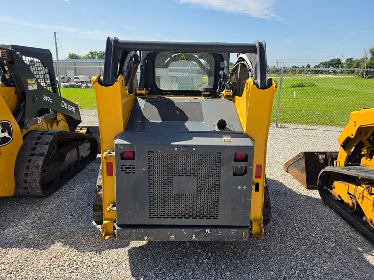 2023-deere-317g-image-17