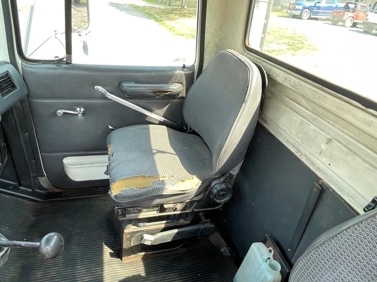 1988-ford-l8000-image-56