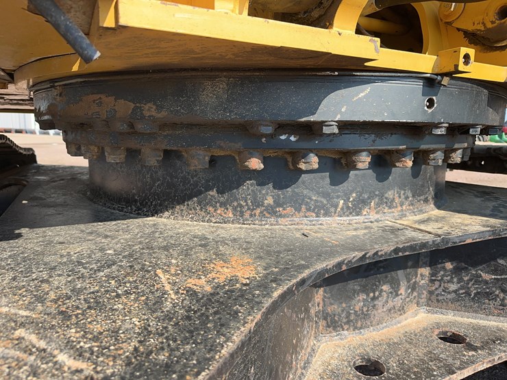 2015-caterpillar-326fl-image-34