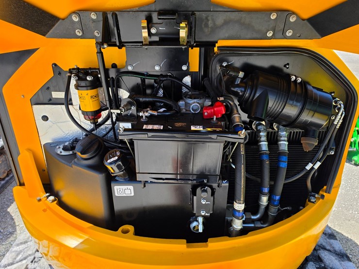 2022-jcb-50z-1-image-15