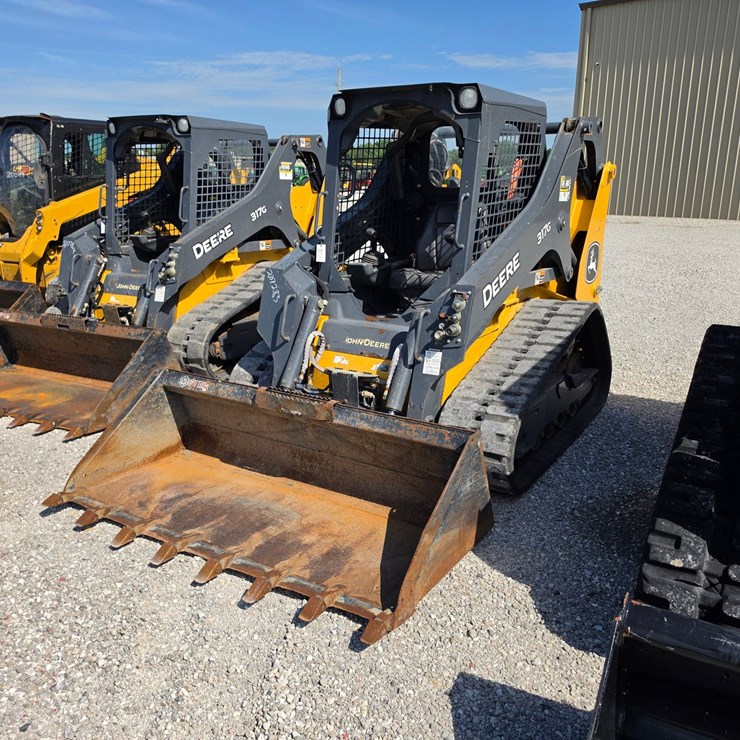 2023 DEERE 317G