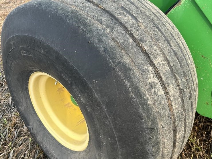 2010-john-deere-568-image-20