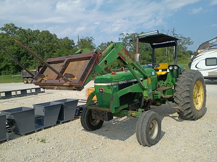 john-deere-2940-image-1