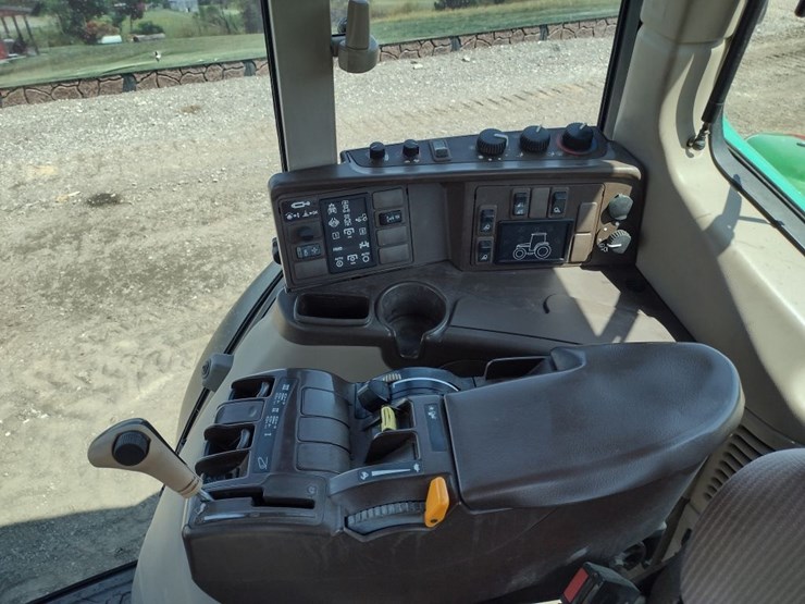 john-deere-7520-image-8