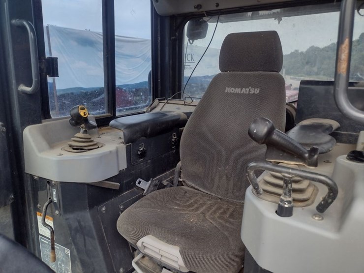 komatsu-d51pxi-22-image-11