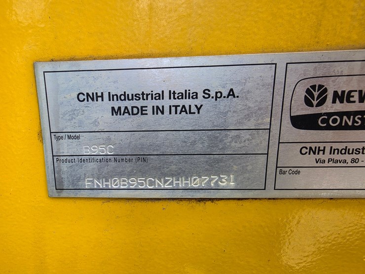 2022-new-holland-b95c-image-7