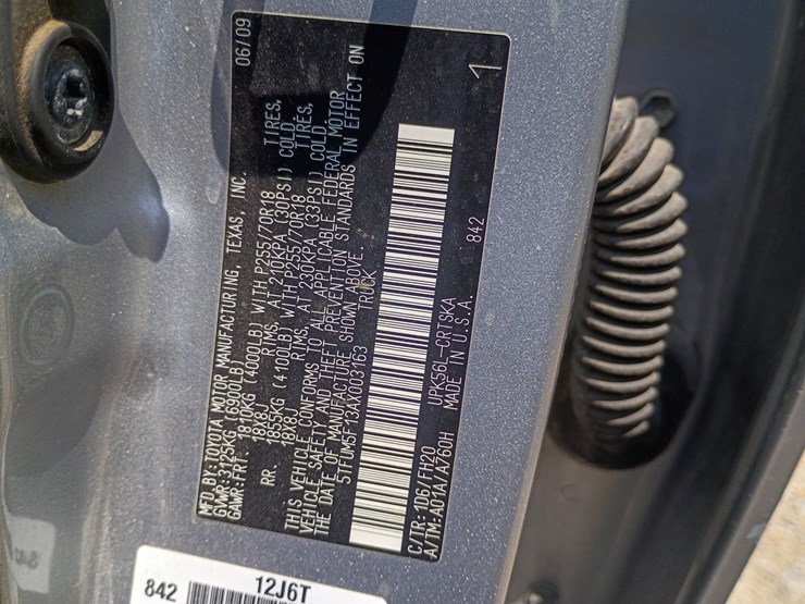 2010-toyota-tundra-image-30