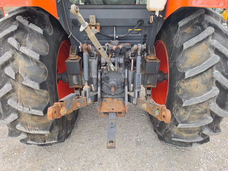2015-kubota-m7060-image-28