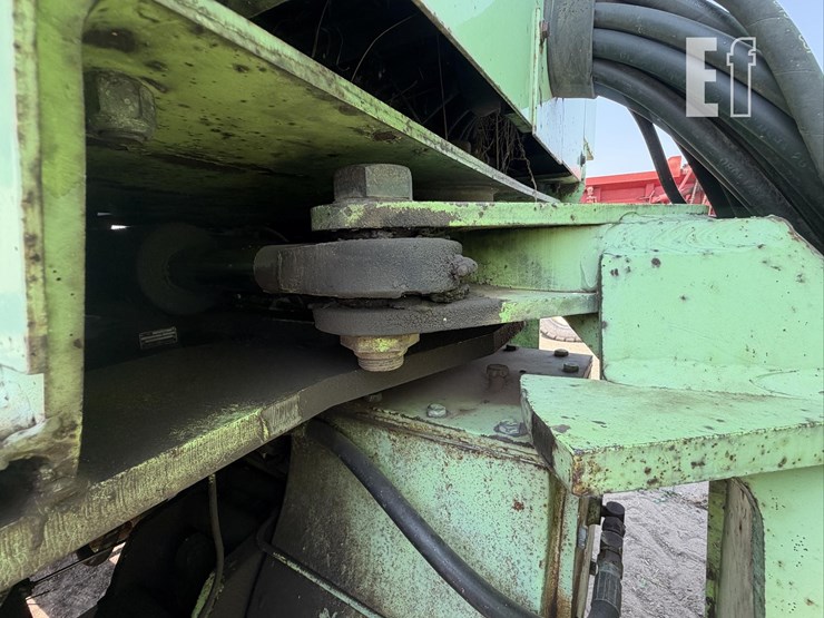 steiger-bearcat-iii-st225-image-14