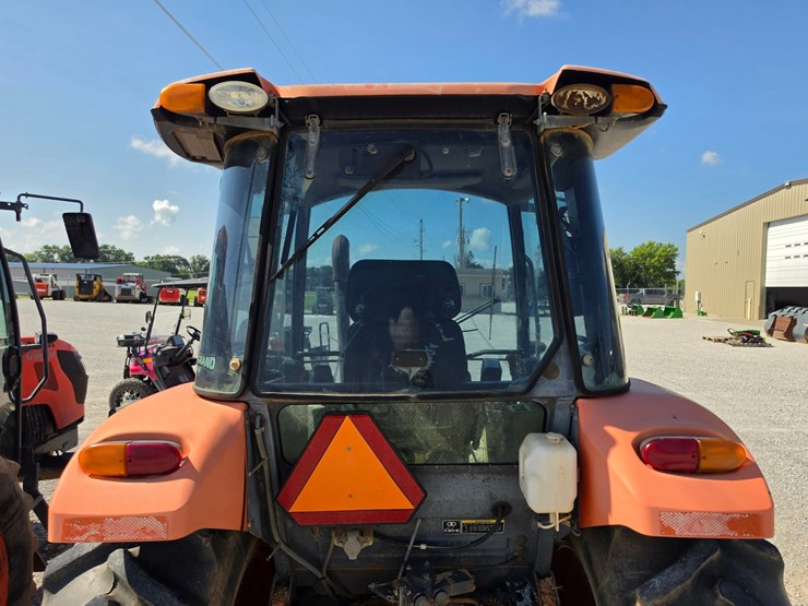 2016-kubota-m7060-image-27