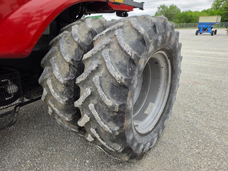 2011-case-ih-7120-image-23