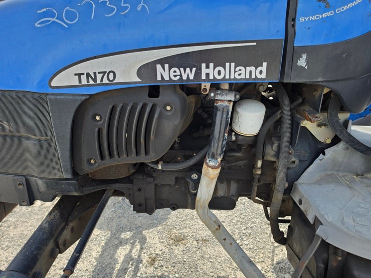2002-new-holland-tn70-image-17