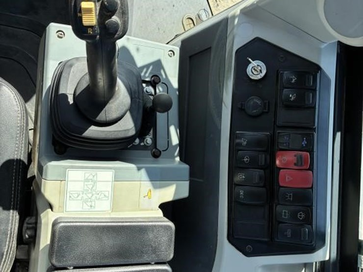 2022-xcmg-xc948u-image-23