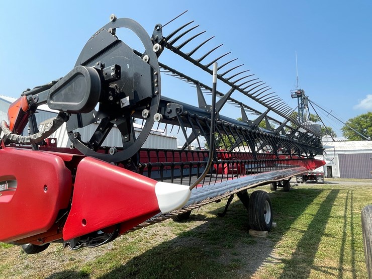 2018-case-ih-3162-image-41