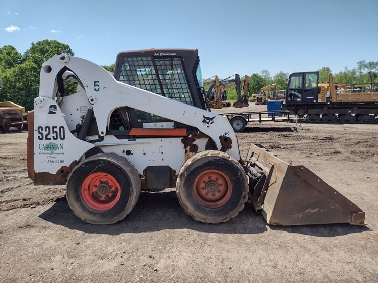 bobcat-s250-image-3