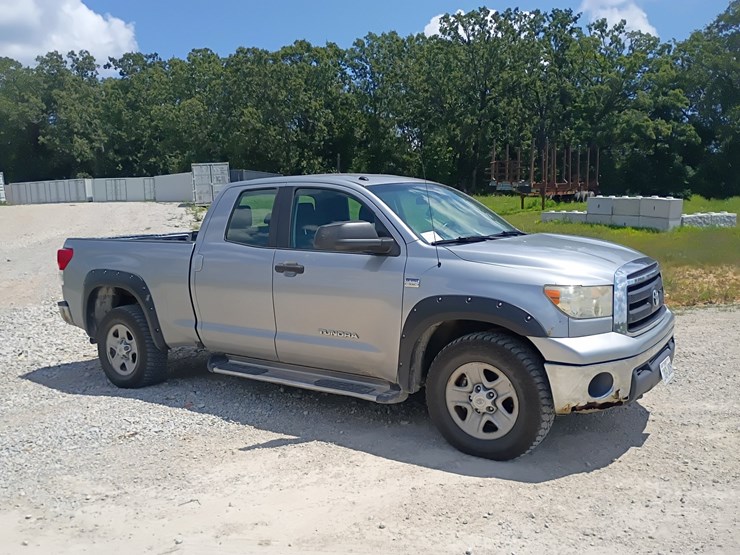 2010-toyota-tundra-image-10