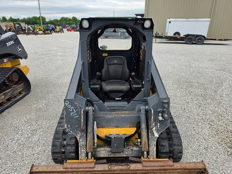 2022-deere-317g-image-4