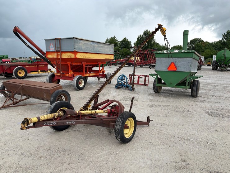 new-holland-456-image-1