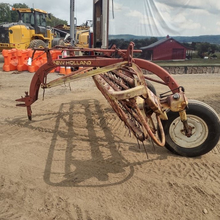 NEW HOLLAND 258