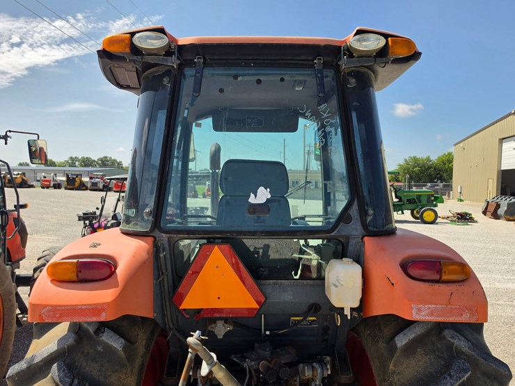 2015-kubota-m7060-image-27