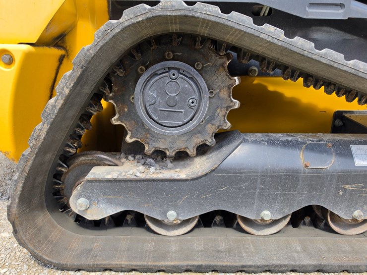 2021-new-holland-c345-image-15