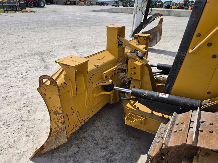 2021-caterpillar-d1-image-20