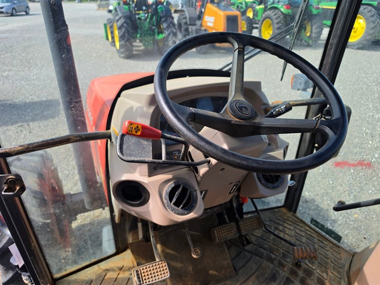 2017-kubota-m7060-image-21