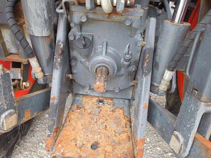 2015-kubota-m7060-image-30
