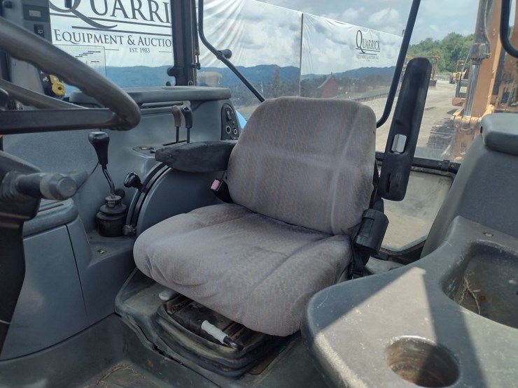 new-holland-ts100-image-12