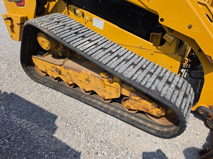 2020-caterpillar-299d3-image-14