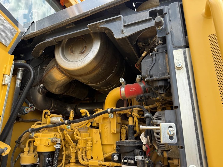 2019-deere-524l-image-42