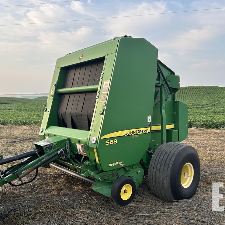 2010 JOHN DEERE 568