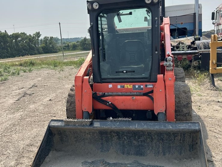 kubota-ssv75-image-4