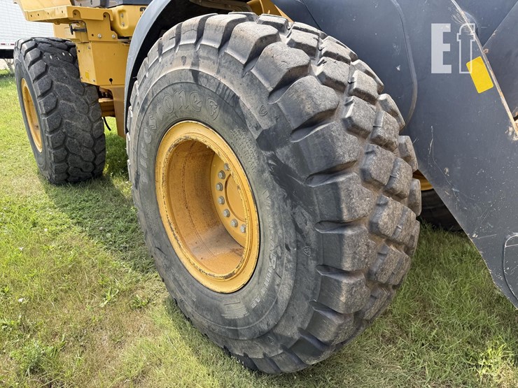 2019-deere-524l-image-29