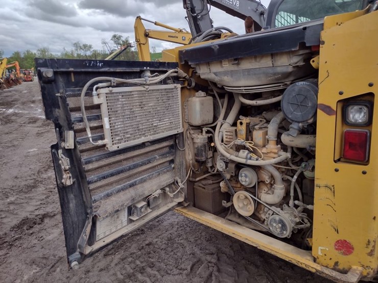 caterpillar-279d-image-32