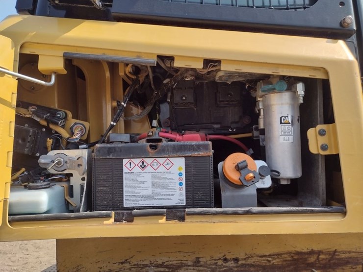 caterpillar-d6k2-xl-image-35
