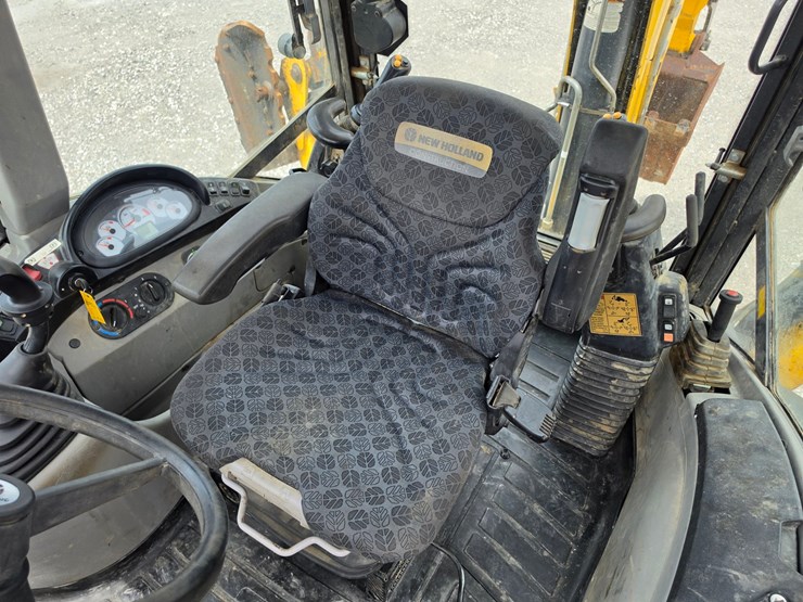 2022-new-holland-b95c-image-19