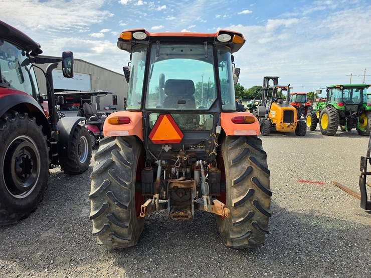 2017-kubota-m7060-image-27