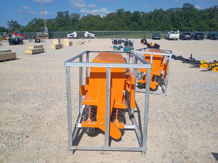 #l76-007-•-landhonor-seeder-skid-steer-attachment-(3-point)-image-3