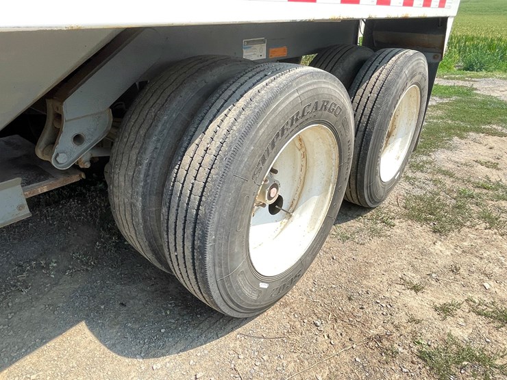 #1260-•-2013-jet-co-tandem-axle-26'-grain-trailer-(has-wi-title)-image-20