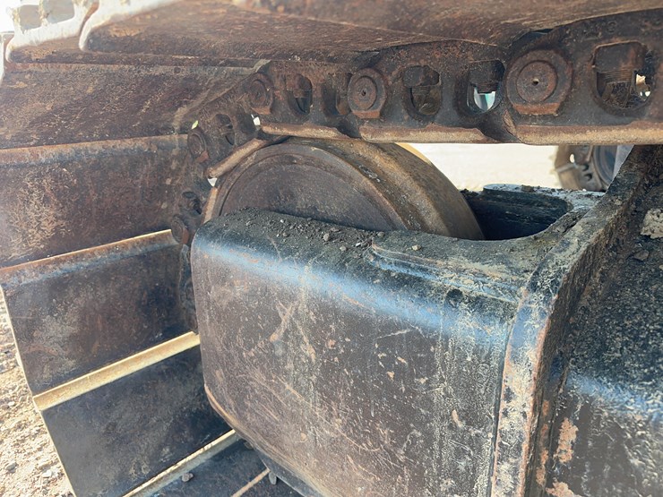2015-caterpillar-326fl-image-30