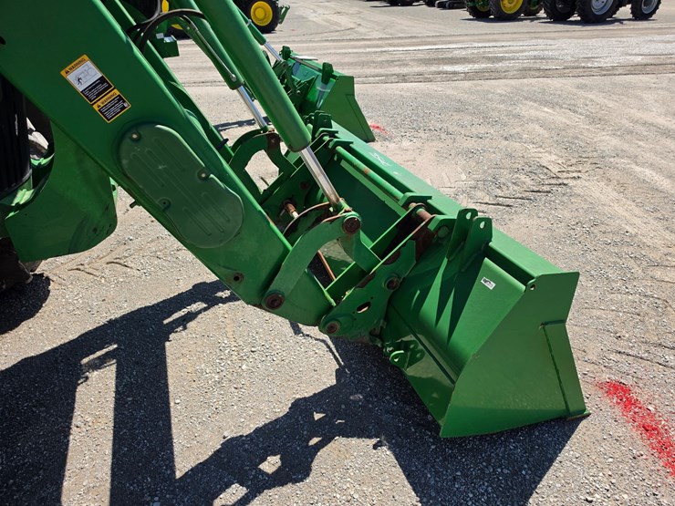2014-john-deere-7210r-image-24
