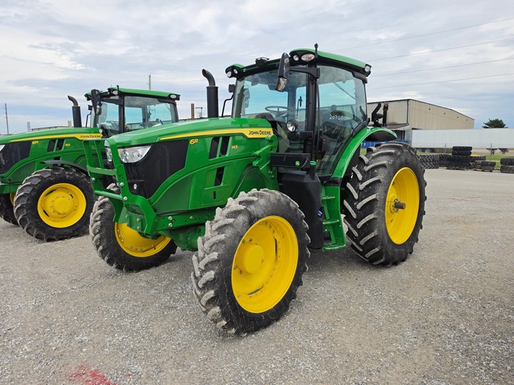 2023-john-deere-6r-145-image-1